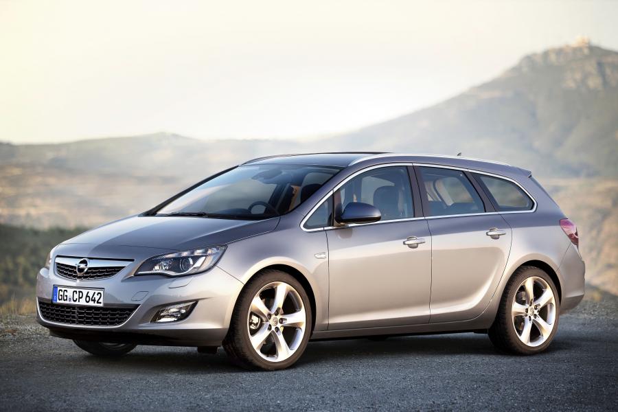  Opel Astra Sports Tourer 2010 года  (фото 11 из 12)